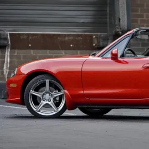 Miata (27A) Velocity Red Mica Aerosol Paint
